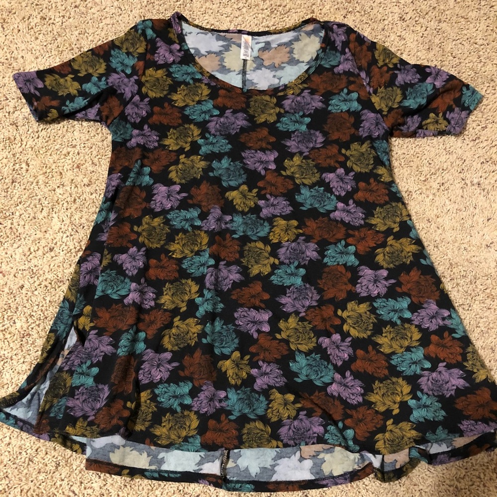 VGUC Lularoe XS Perfect T